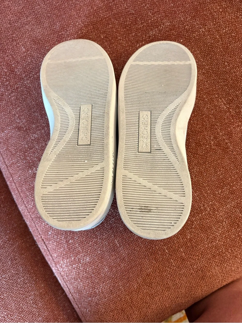 Skechers Hiland Soft Metal